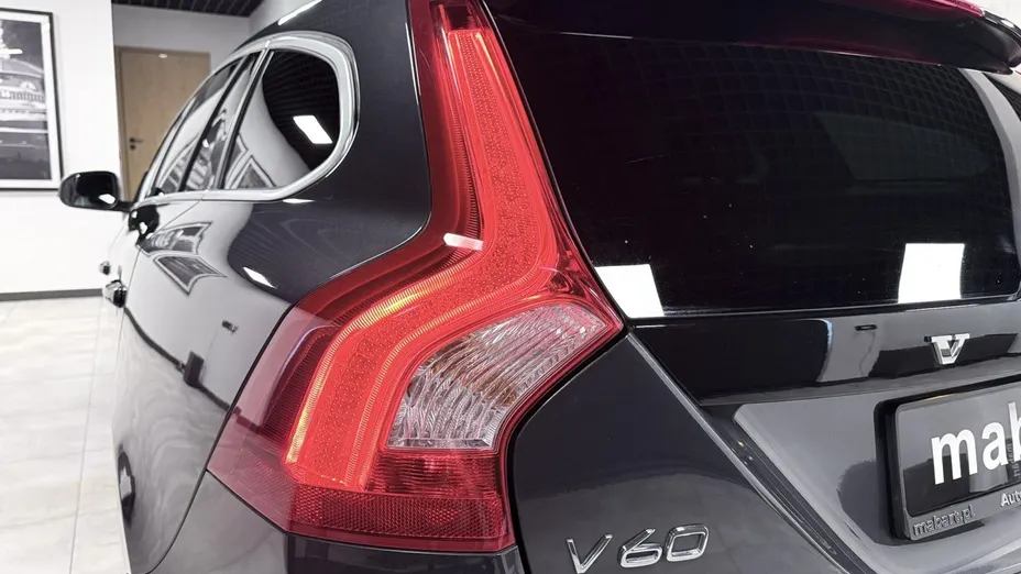 VOLVO V60 -