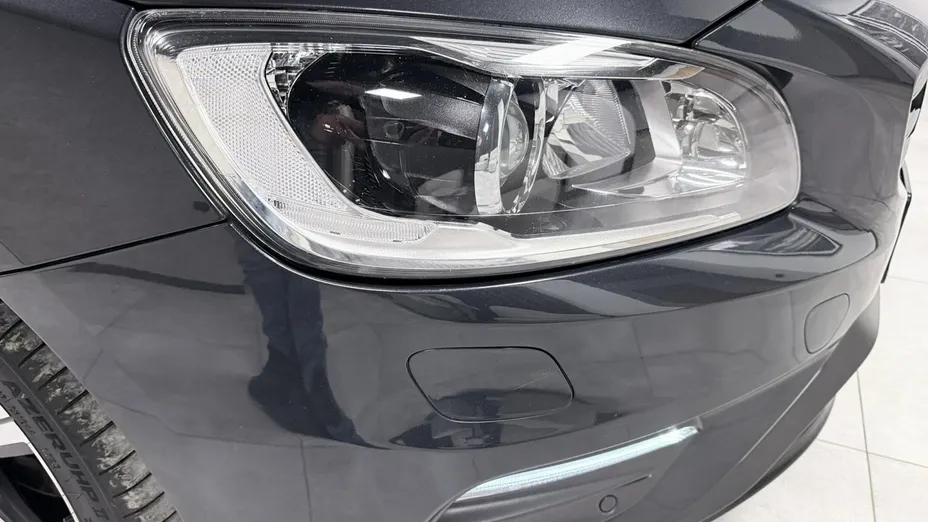 VOLVO V60 -