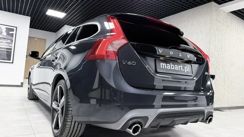 VOLVO V60 -