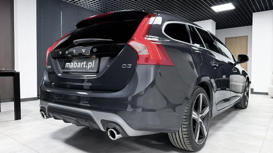 VOLVO V60 -