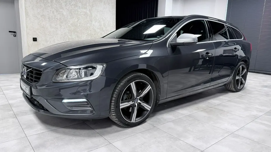 VOLVO V60 -