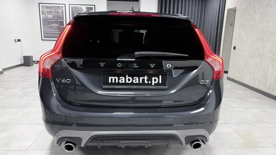 VOLVO V60 -