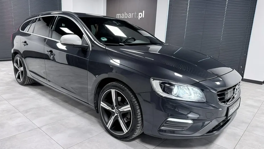 VOLVO V60 -