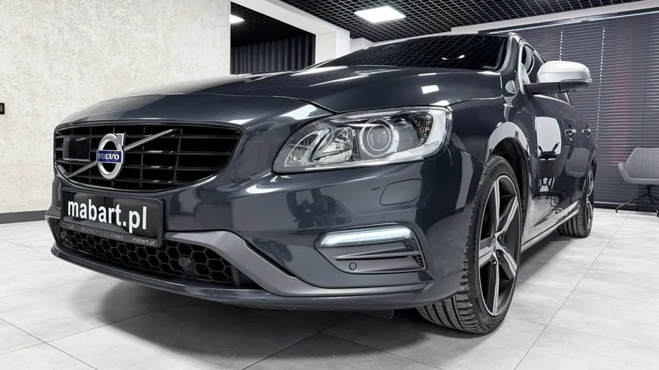 VOLVO V60 -