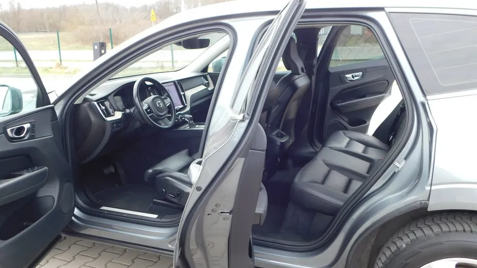 VOLVO XC60 -