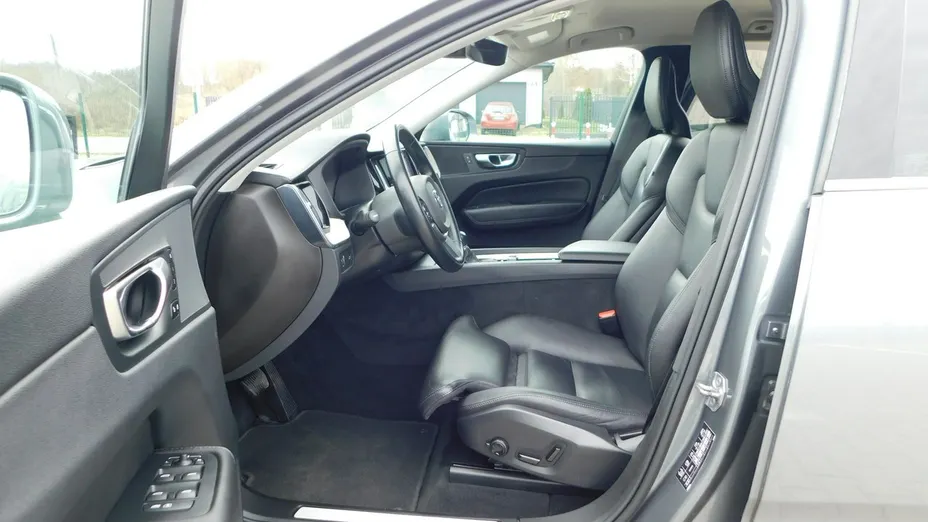 VOLVO XC60 -