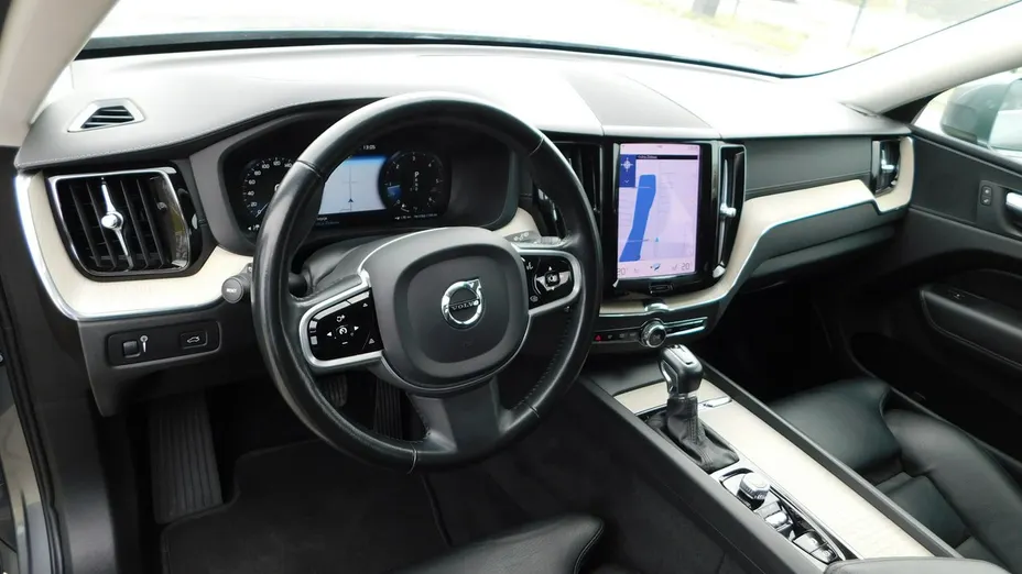 VOLVO XC60 -