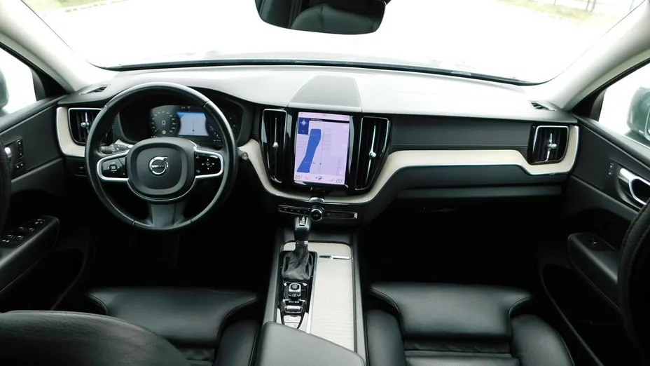 VOLVO XC60 -