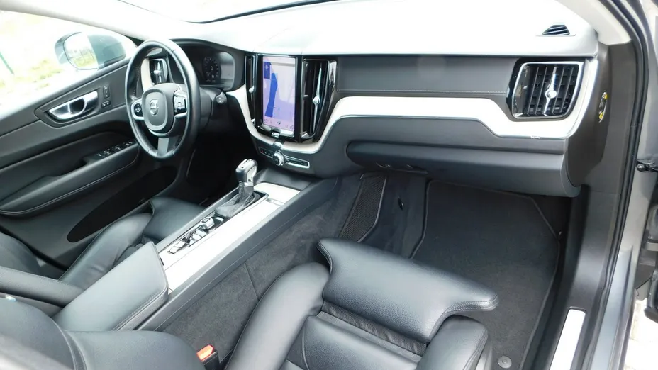 VOLVO XC60 -