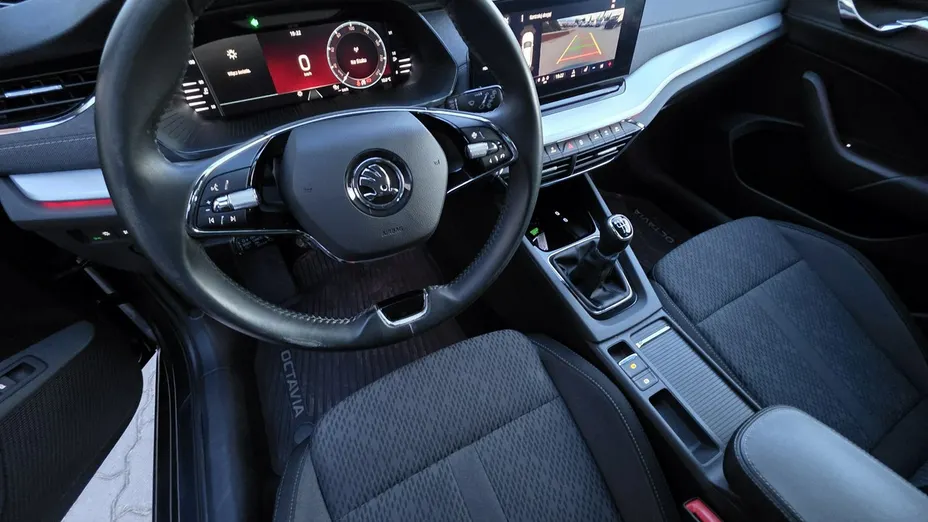 SKODA Octavia -