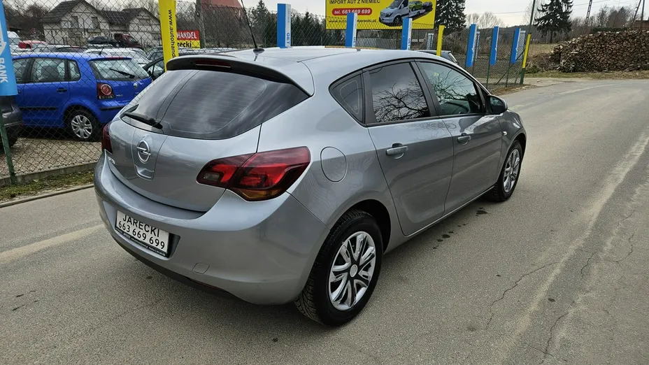 OPEL Astra -