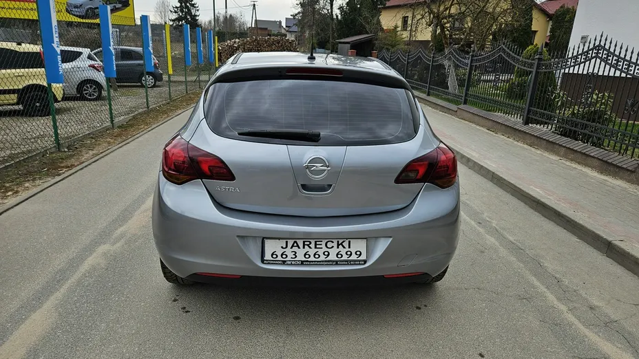 OPEL Astra -