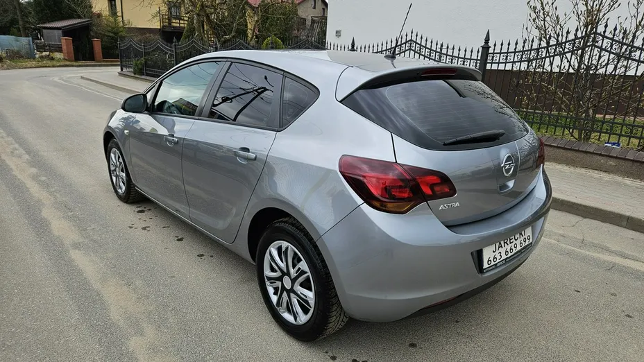 OPEL Astra -
