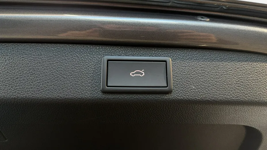 SKODA Superb -