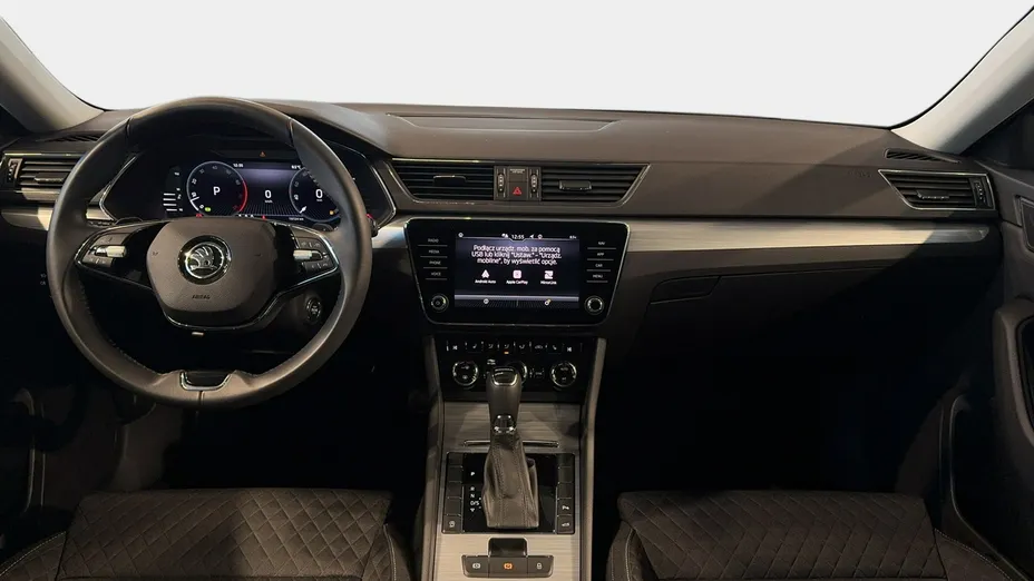 SKODA Superb -