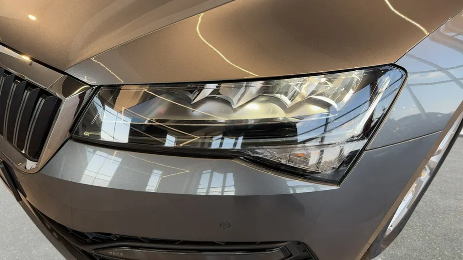 SKODA Superb -