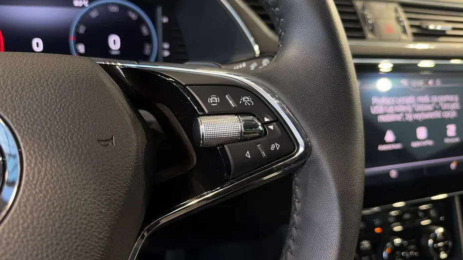 SKODA Superb -