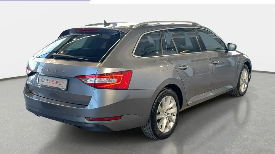 SKODA Superb -
