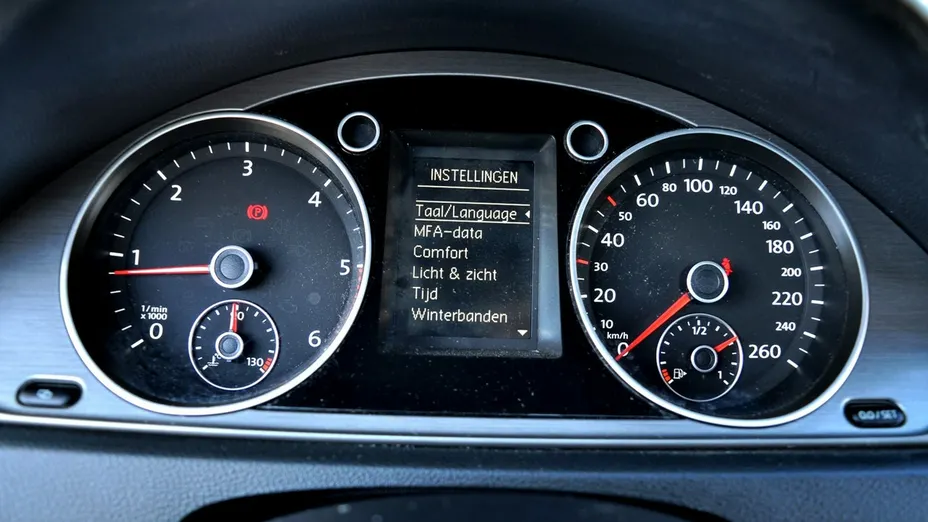 VOLKSWAGEN Passat -