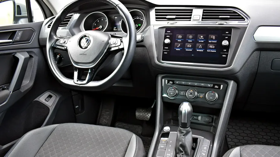 VOLKSWAGEN Tiguan -