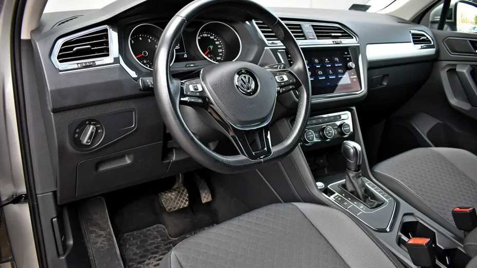 VOLKSWAGEN Tiguan -