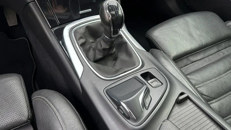 OPEL Insignia -
