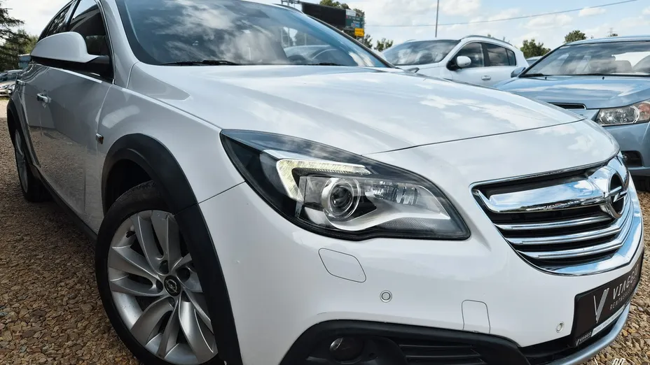 OPEL Insignia -