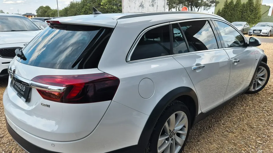 OPEL Insignia -