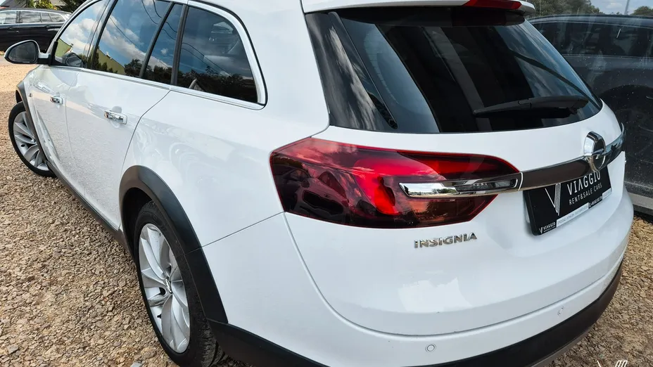 OPEL Insignia -