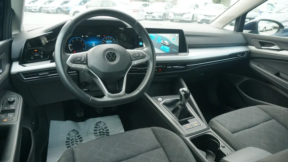 VOLKSWAGEN Golf -