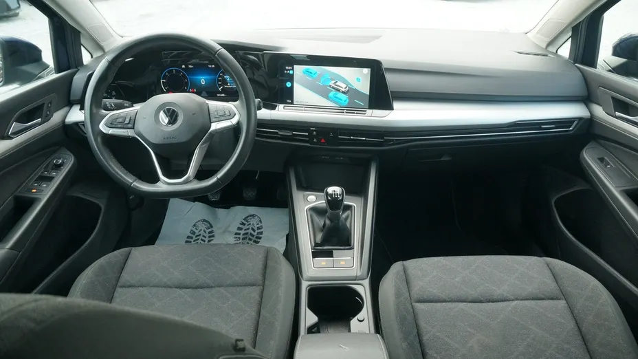 VOLKSWAGEN Golf -