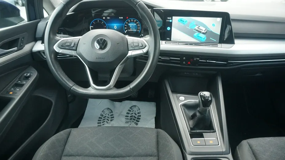 VOLKSWAGEN Golf -