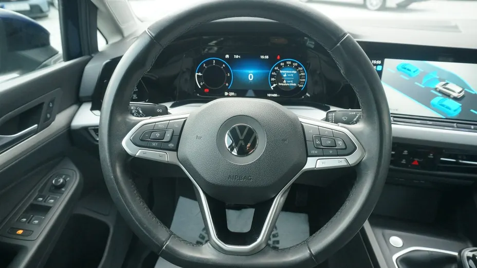 VOLKSWAGEN Golf -