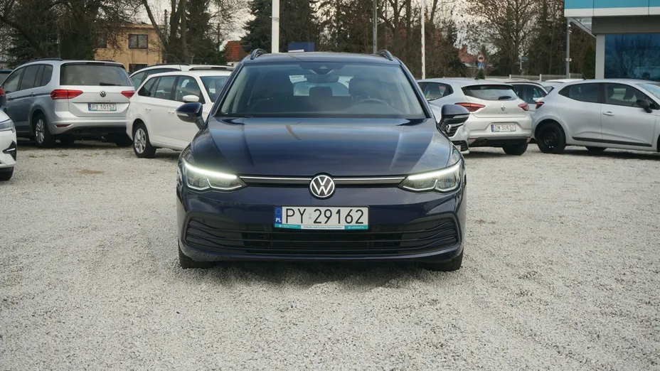 VOLKSWAGEN Golf -