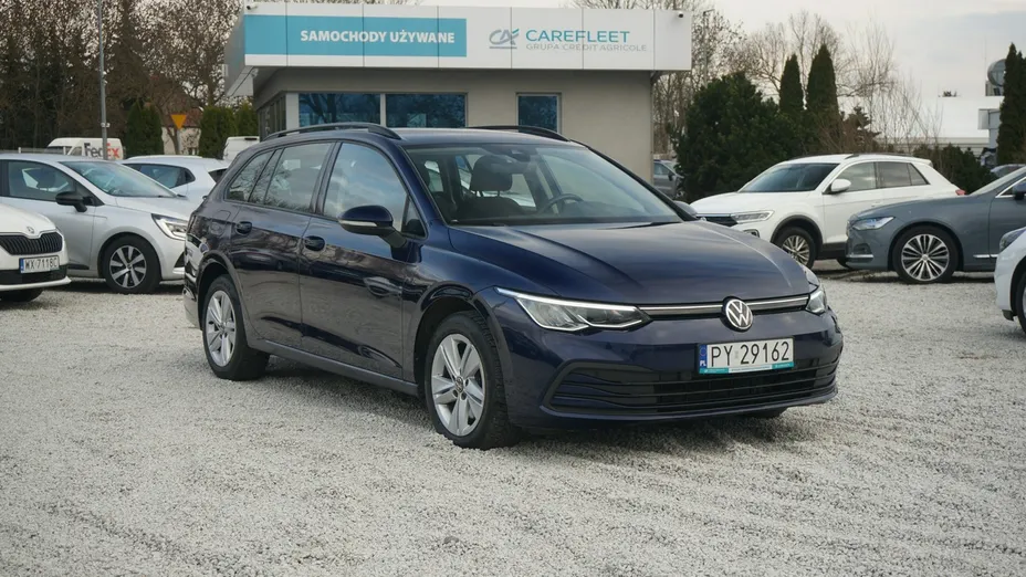 VOLKSWAGEN Golf -