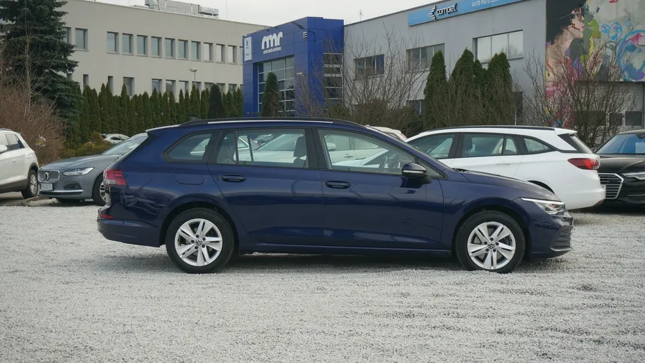 VOLKSWAGEN Golf -