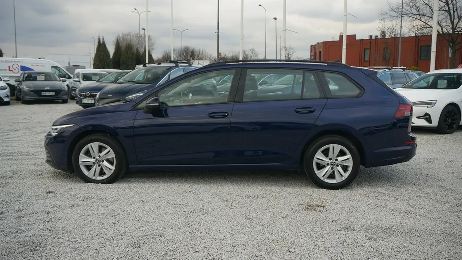 VOLKSWAGEN Golf -
