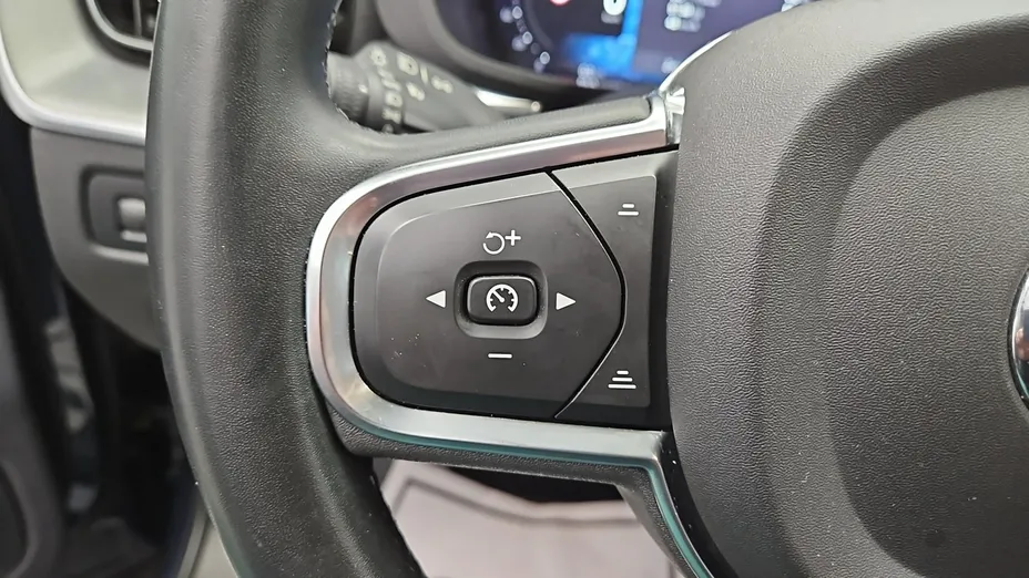 VOLVO XC60 -