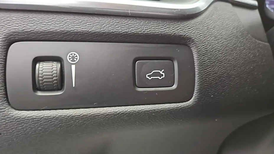VOLVO XC60 -