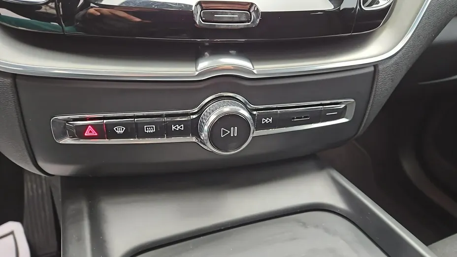 VOLVO XC60 -