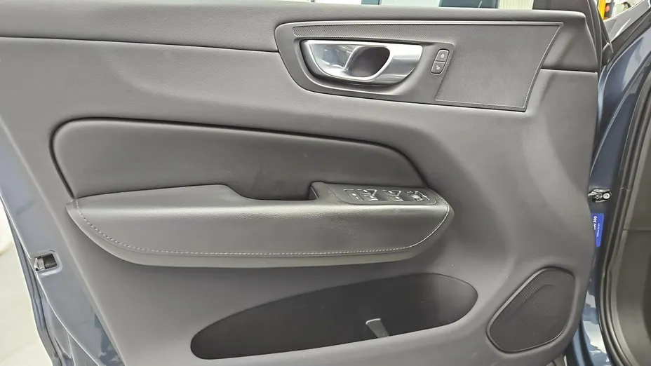 VOLVO XC60 -