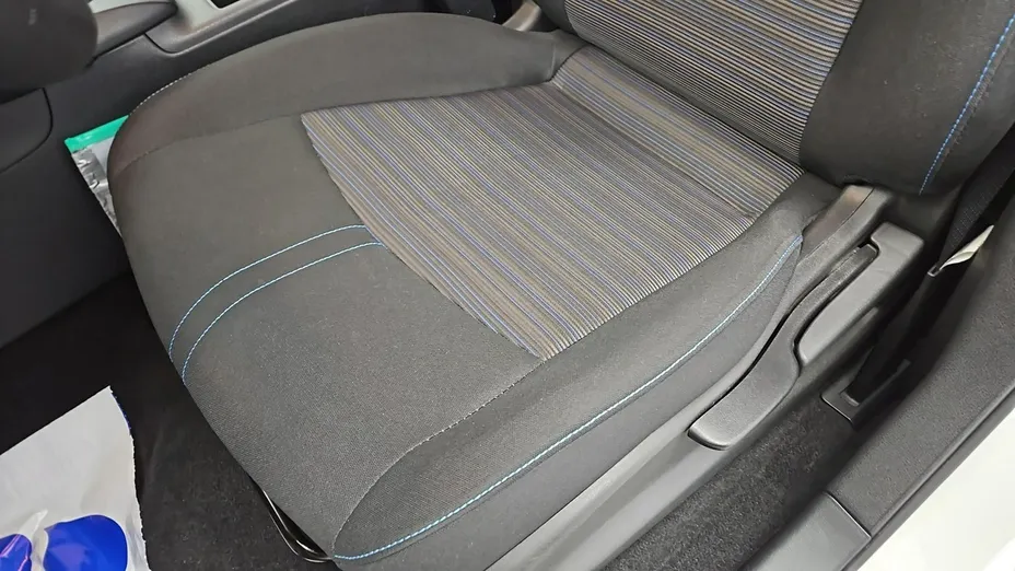 NISSAN Leaf -