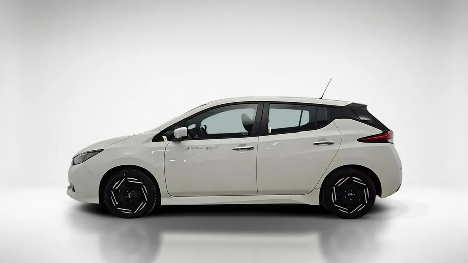 NISSAN Leaf -