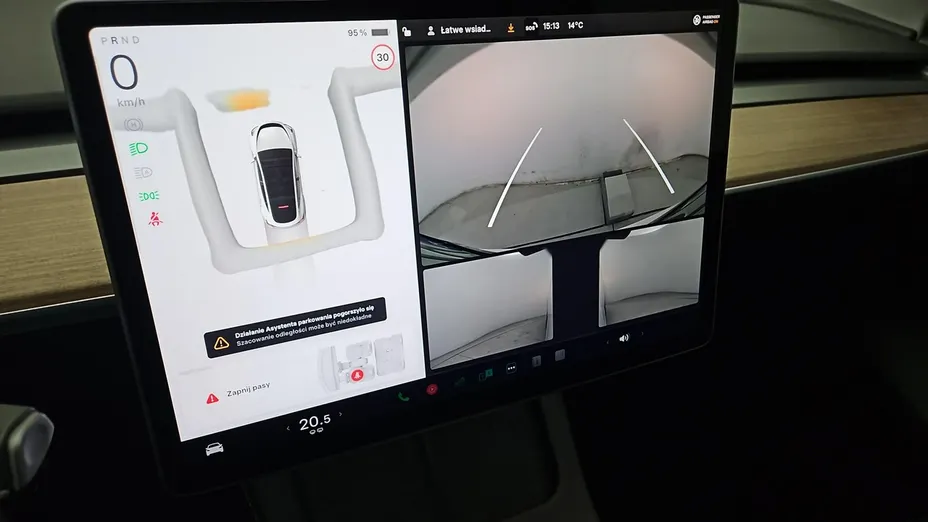 TESLA Model Y -