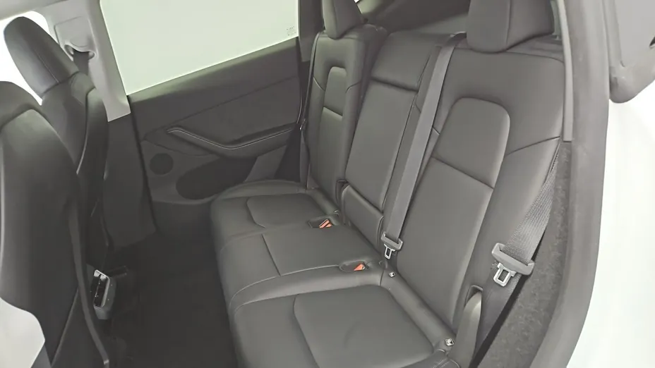TESLA Model Y -