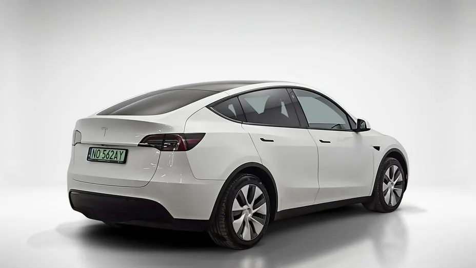 TESLA Model Y -