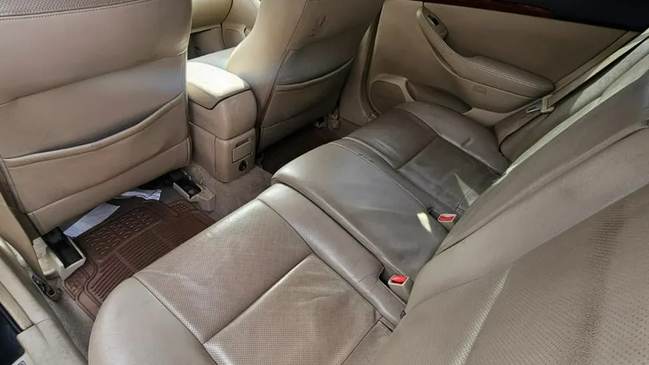 TOYOTA Avensis -