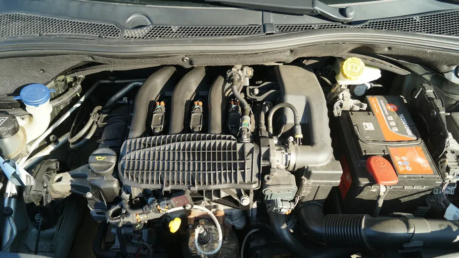 PEUGEOT 2008 -