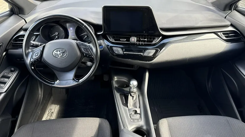 TOYOTA C-HR -