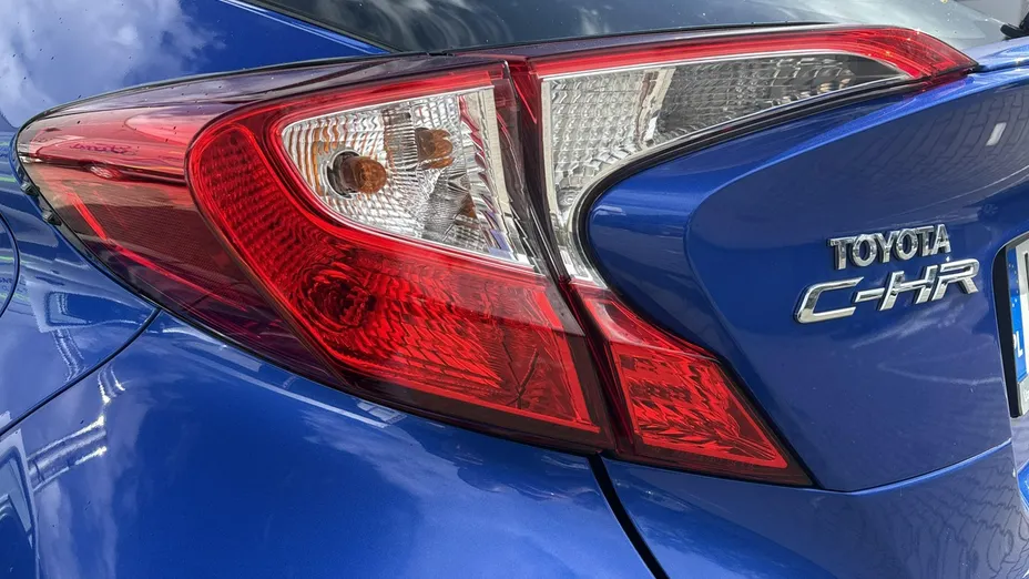 TOYOTA C-HR -